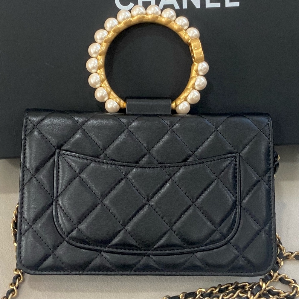 ❌❌SOLD❌❌NEW🔥🔥Chanel Quilted Lambskin Pearl Handle Crossbody Baby - Picture 6 of 14